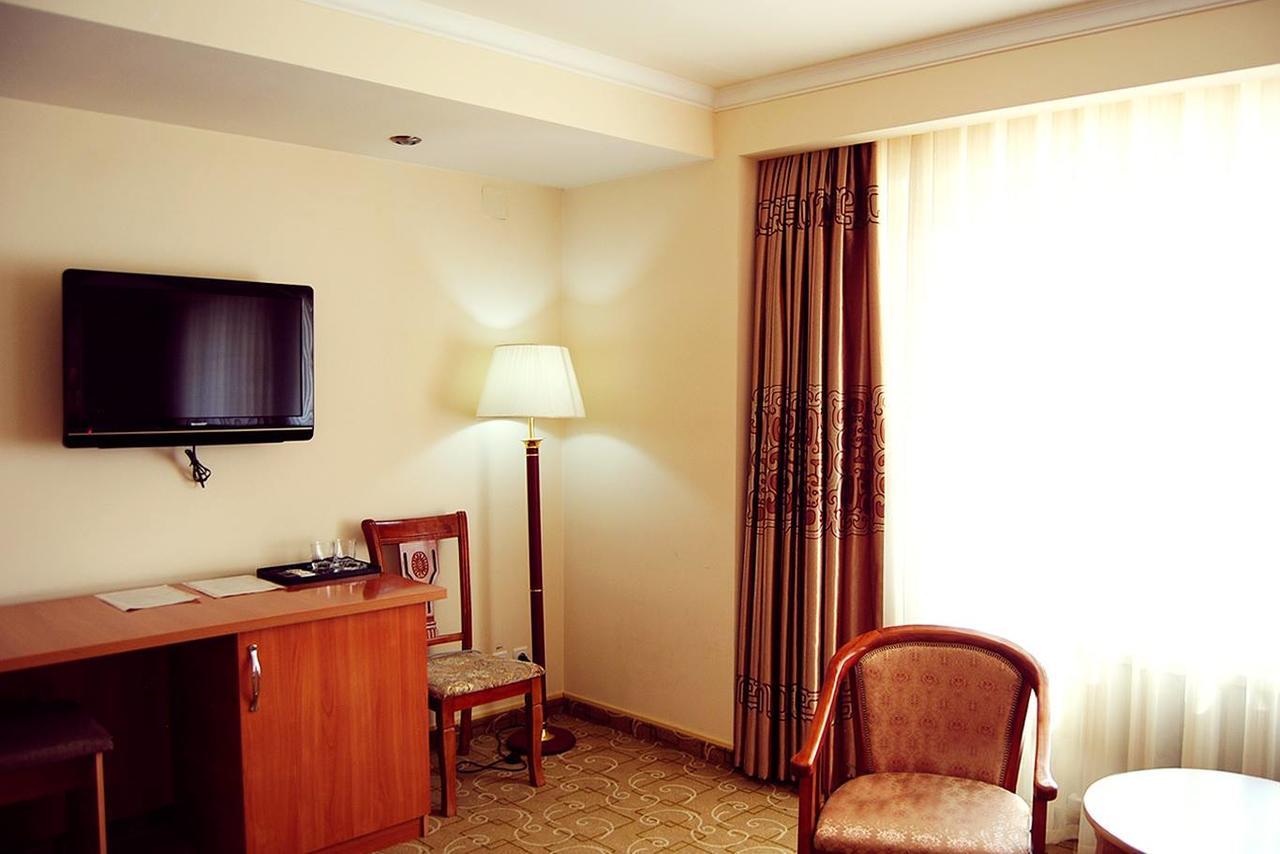Ziyorat Luxury Hotel Fergana Exterior foto