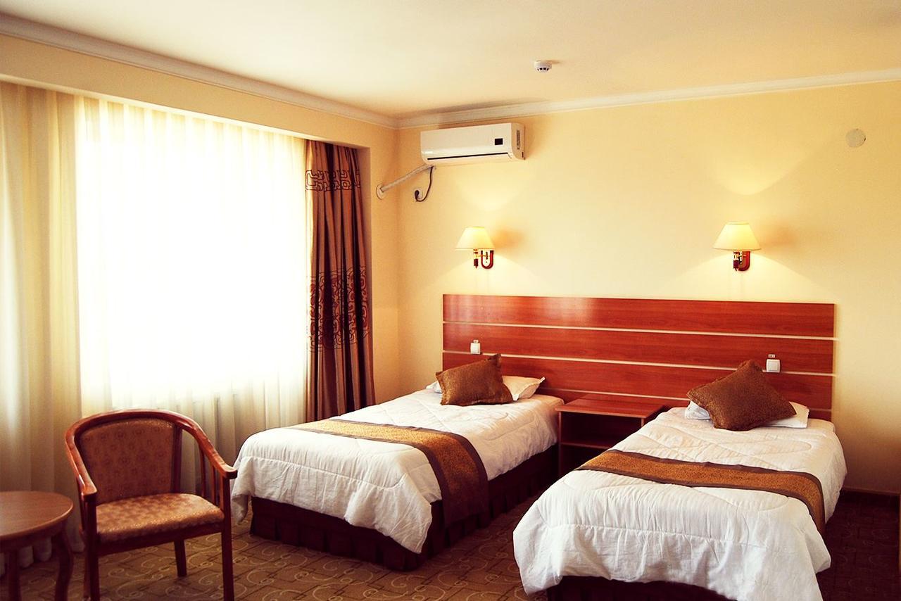 Ziyorat Luxury Hotel Fergana Exterior foto