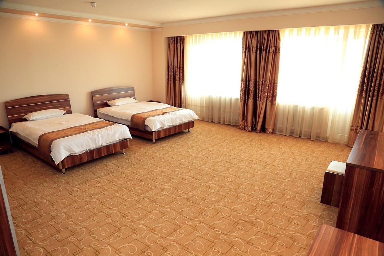 Ziyorat Luxury Hotel Fergana Exterior foto