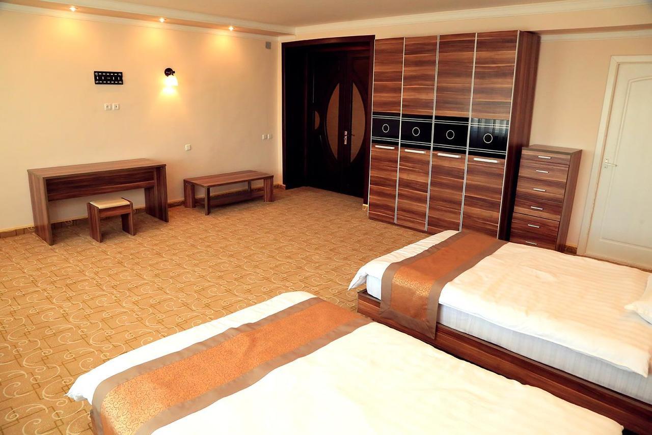 Ziyorat Luxury Hotel Fergana Exterior foto