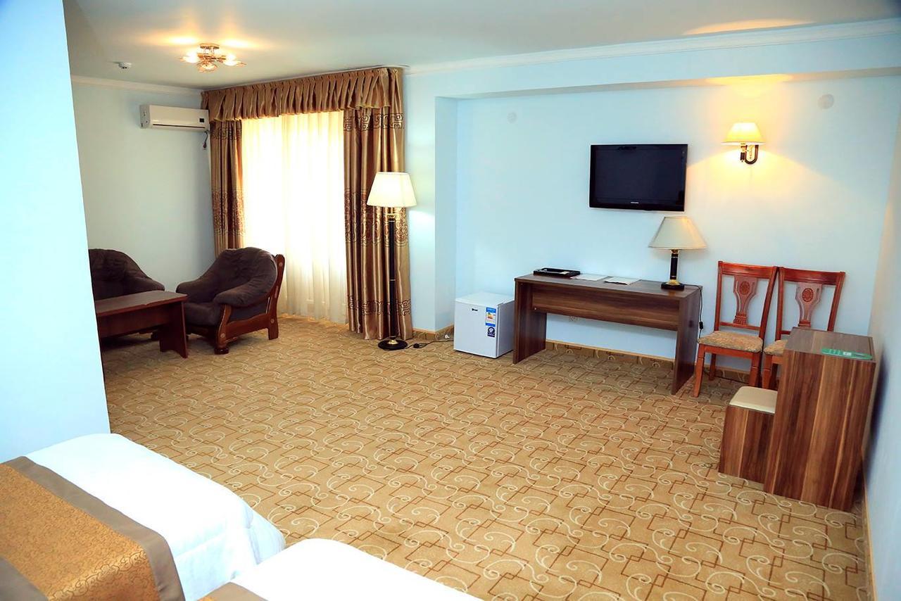 Ziyorat Luxury Hotel Fergana Exterior foto